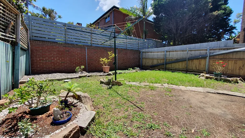 SPACIOUS THREE BEDROOM HOUSE WITH OFF STREET PARKING