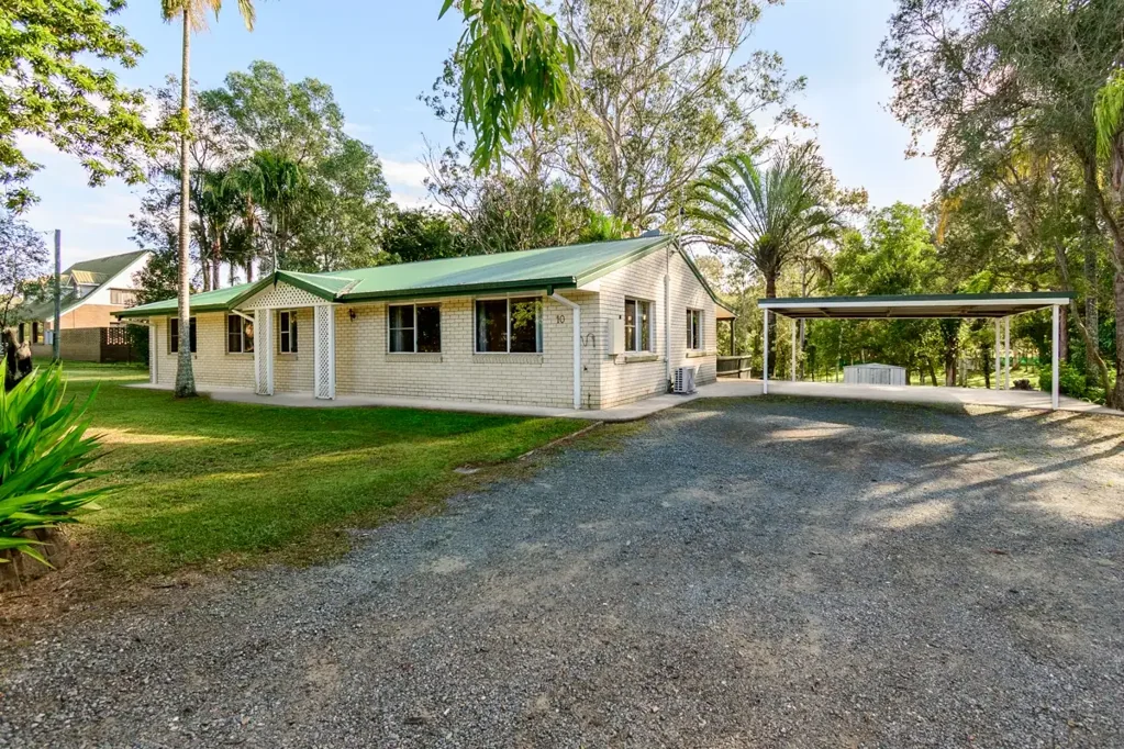 Bellmere 3房 8公顷土地 3卧+书房 大型谷仓车位 马匹爱好者天堂 独立洗衣房 美丽户外娱乐区 Cozy Home + Massive Shed + Prime Location on 8,002m2