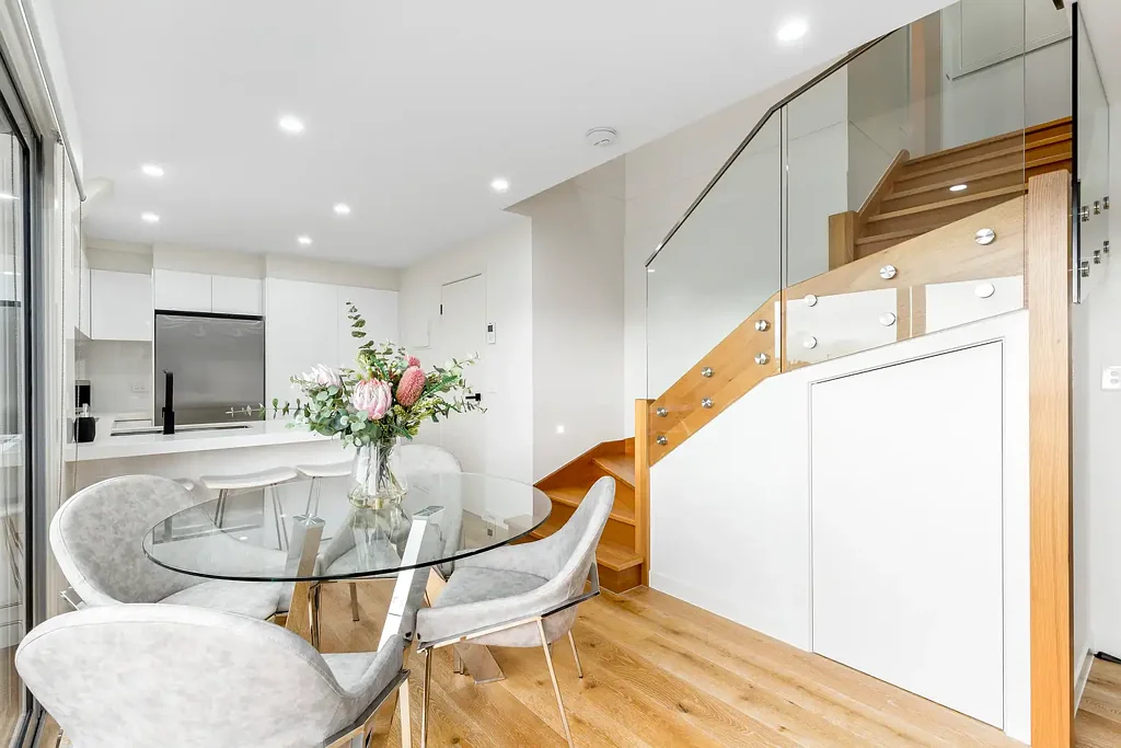 Altona North 3Kwarto Elevated Elegance | Rare 2 Level Apartment