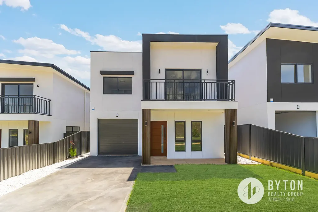 Leppington 5 Bedroom Stunning Double-Storey Home in Leppington – Modern Living Awaits!