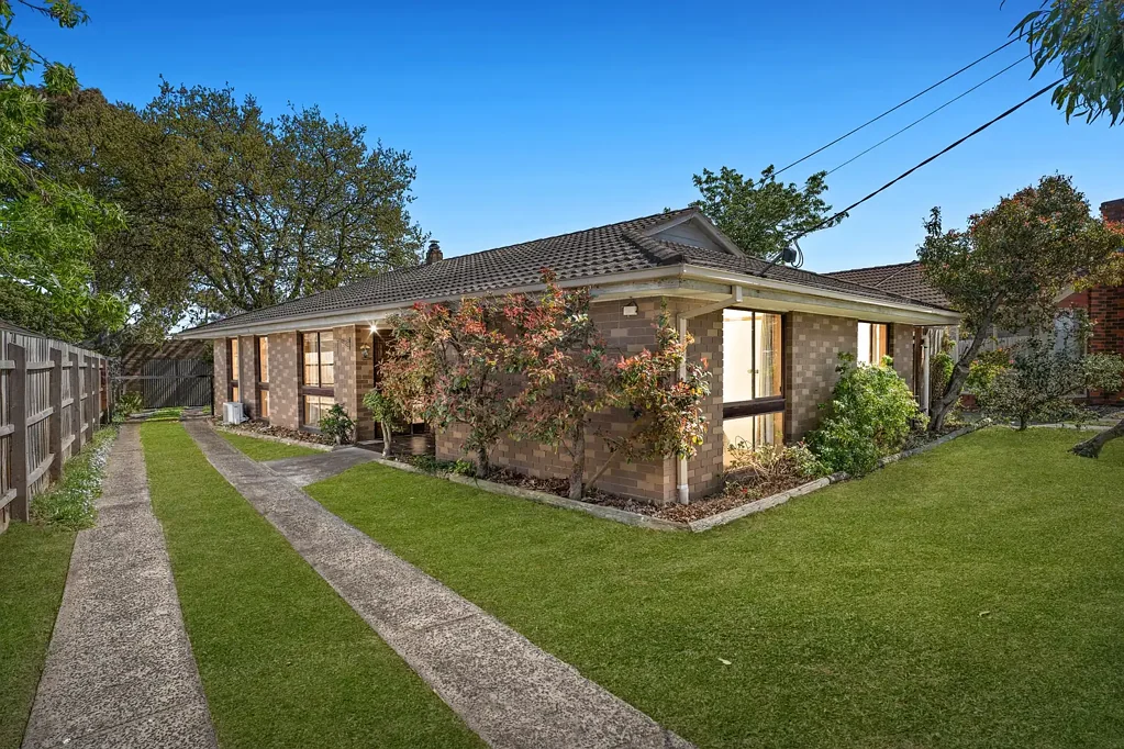 Chelsea Heights 3 Slaapkamer Classic Family Character with Future Promise!