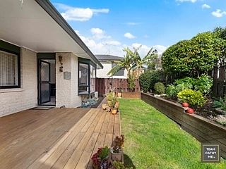 2/16 Wood Street, Papakura