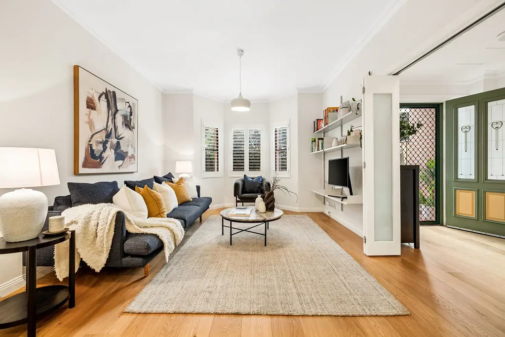 Randwick 4Kwarto Family Living with Exceptional Space and Four-Car Garaging