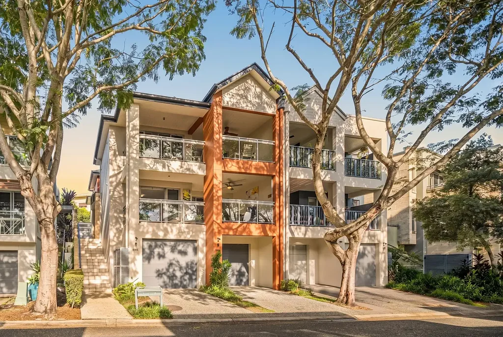 Carrara 3침실 Effortless lifestyle in one of the Gold Coast's most sought after communities