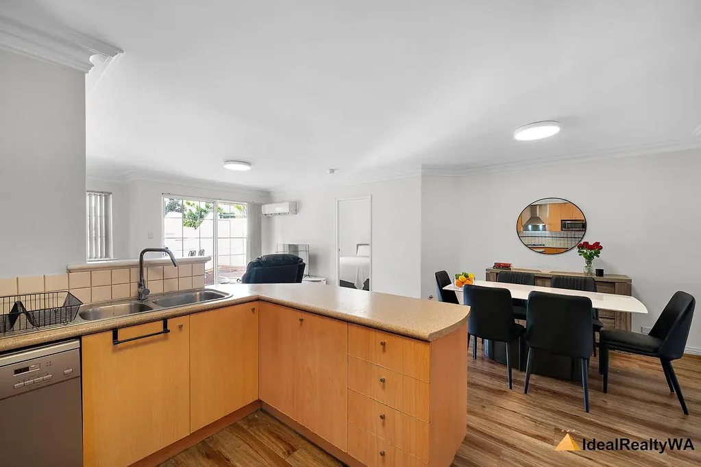 West Perth 3ਬੈੱਡਰੂਮ Stylish Ground Floor Living with Dual Courtyards in the Heart of West Perth