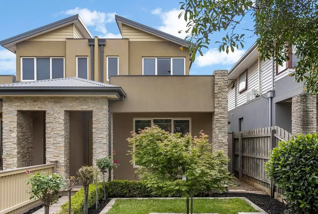 Exceptional Family Living in the Heart of Newport