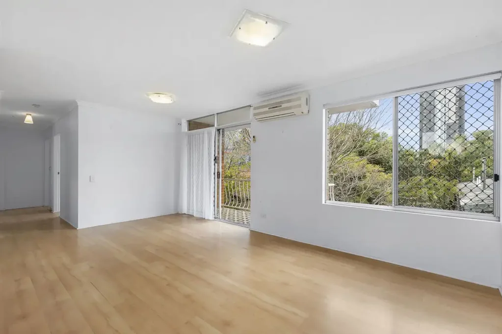 Top Floor Southport Unit � Walk to Broadwater & CBD