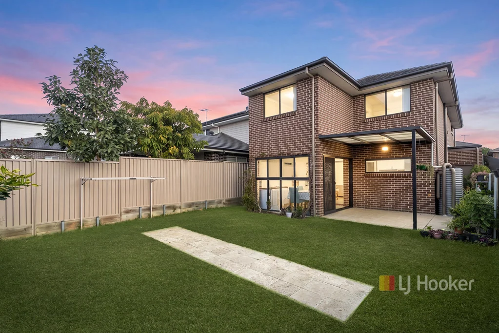 Riverstone 5ਬੈੱਡਰੂਮ Contemporary Comfort with Exceptional Family Appeal