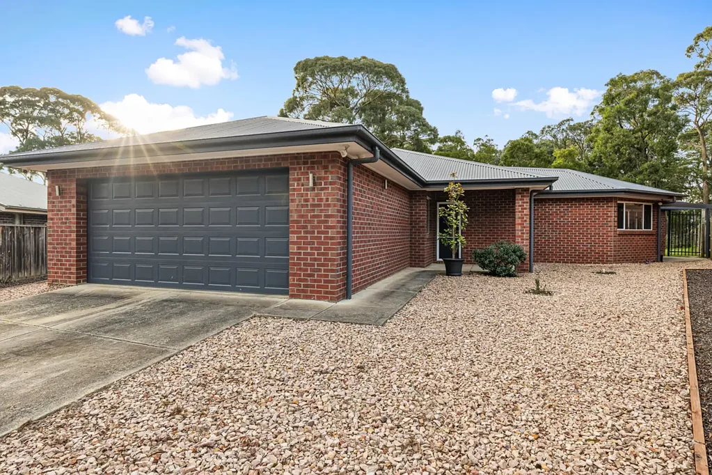 Mount Clear 4 Bedroom Private, Secure Family Sanctuary with Space, Views & Flexibility