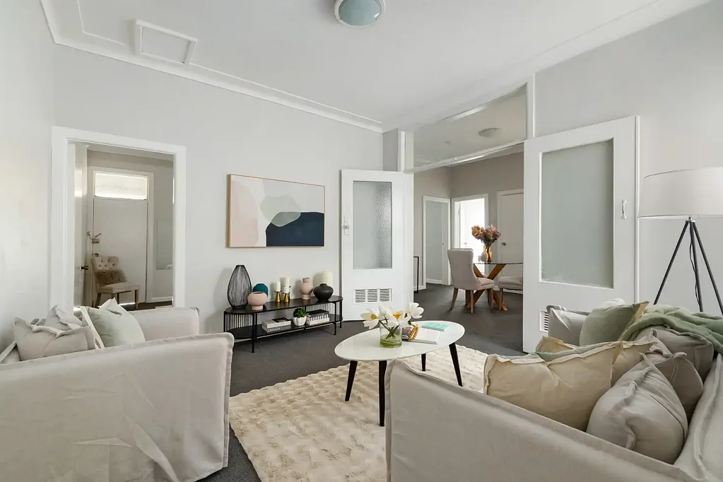 Newtown 3ห้องนอน Bespoke dual-lot title on 164.4sqm corner parcel
