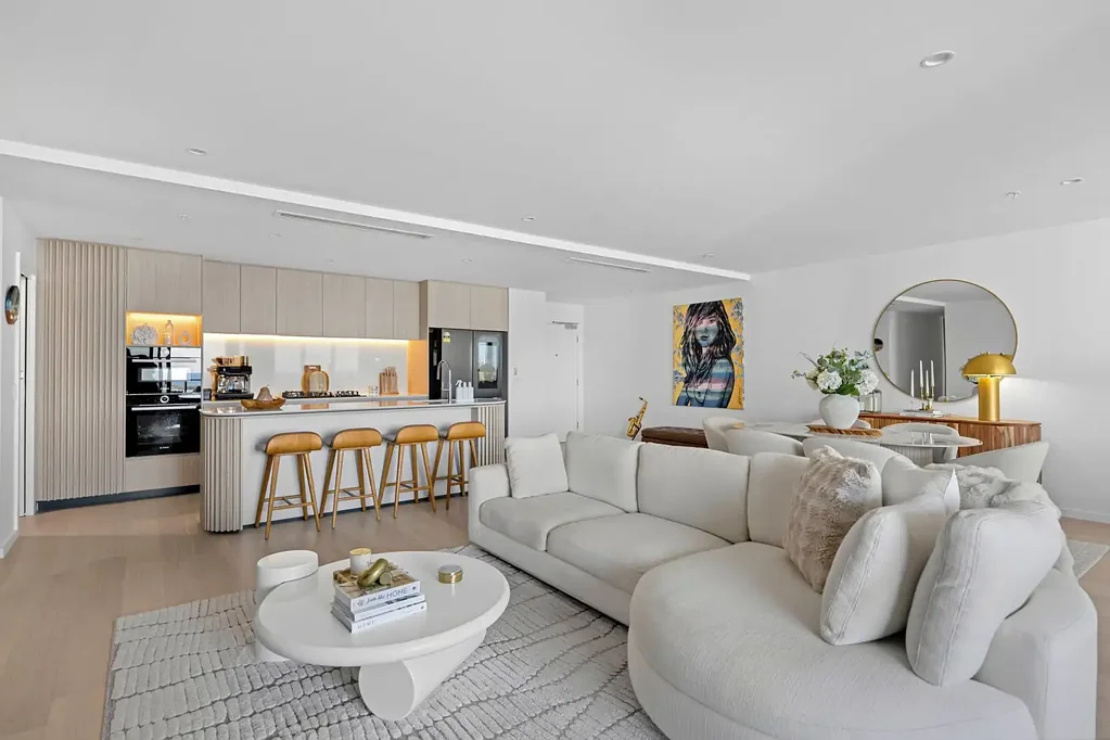 Labrador 3Zimmer Rare Sub Penthouse Opportunity | Level 22 | Unrivalled 180° Views | Eve Residences