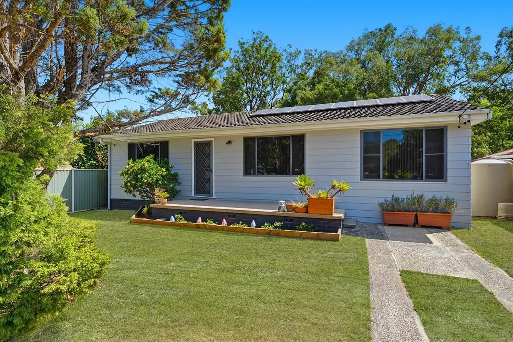 2 January Street, Tuggerawong, NSW 2259