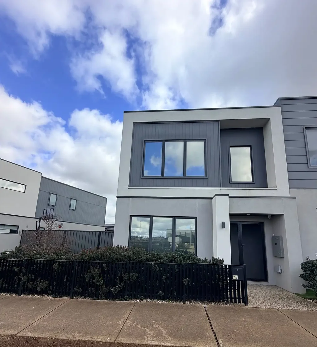 Spacious 4-Bedroom Townhouse in Kalkallo