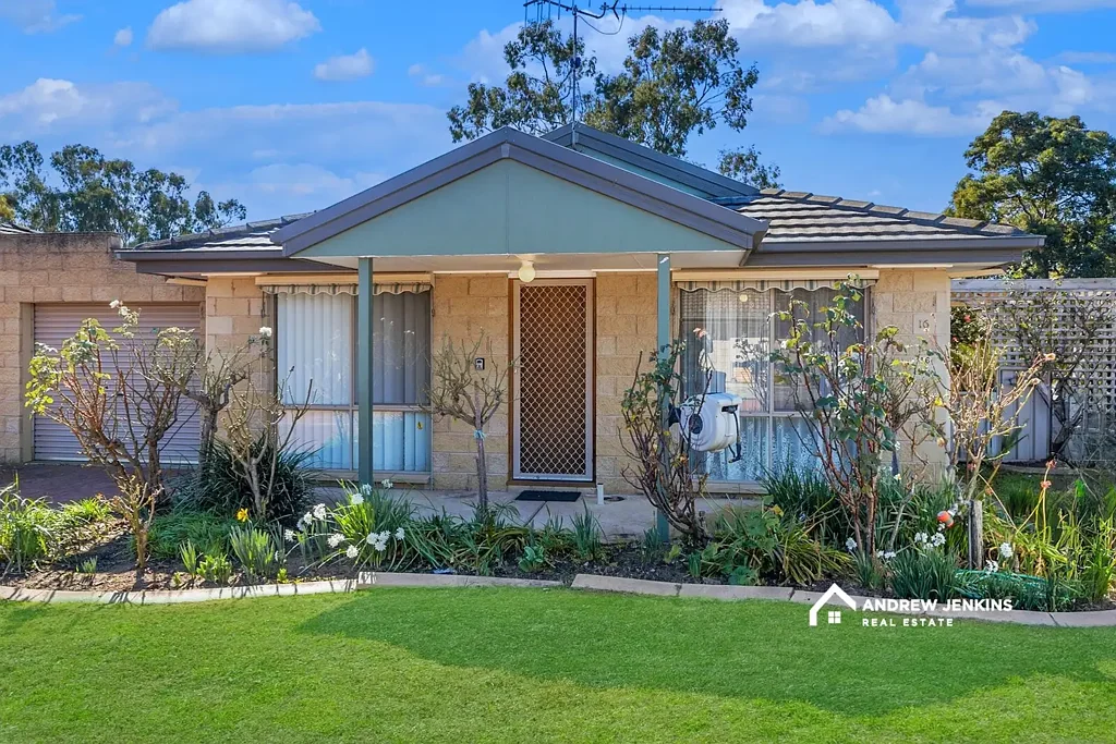 Barooga 3 Bedroom Low-Maintenance Sandstone Unit in Prime Barooga Location