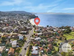 129 Wells Parade, Blackmans Bay