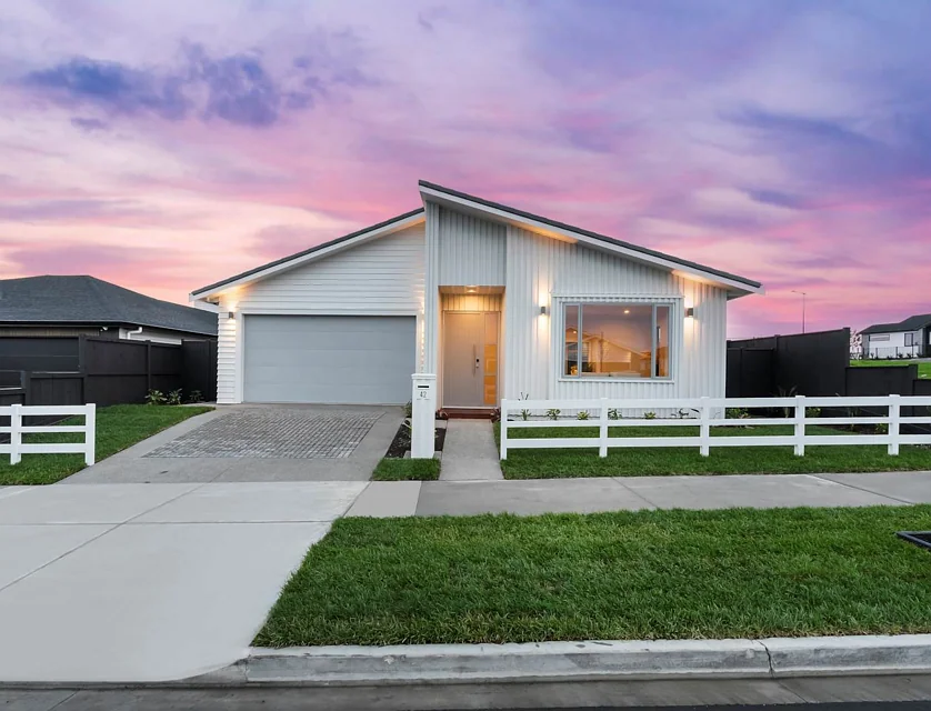 42 Tipu Crescent, Milldale, Rodney, Auckland, 4房, 2浴, 独立屋