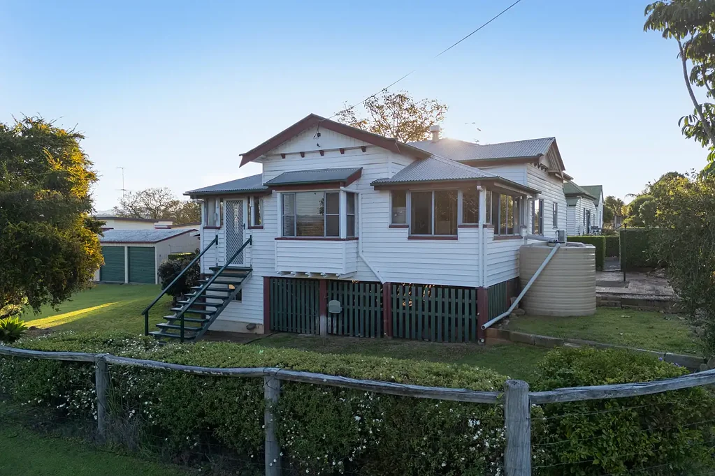 Helidon 2Kwarto Charming Character Home with Views and Versatility