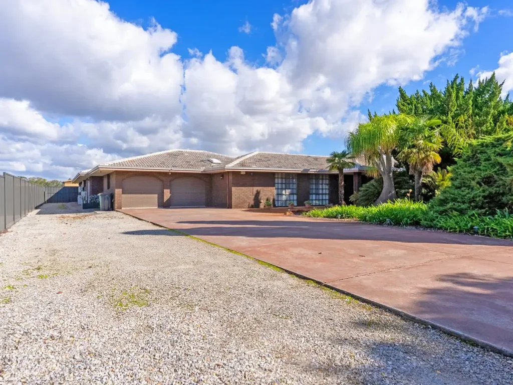 Huntingdale 6Kwarto Land Bank or Lifestyle
