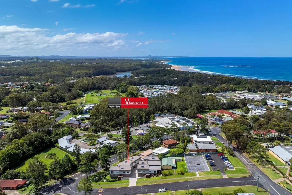 Woolgoolga 3房  STYLISH TOWNHOUSE BY THE BEACH