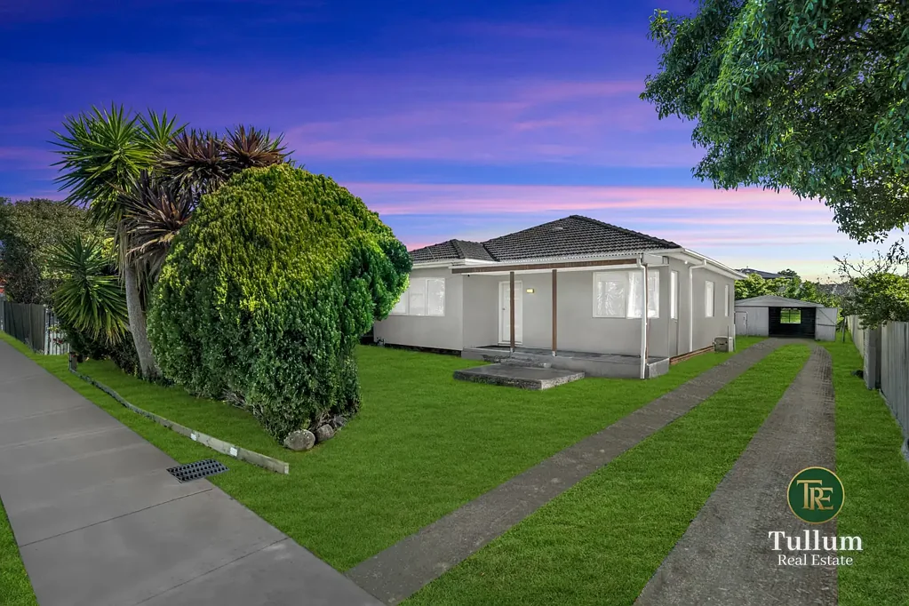 Cranbourne 3Kwarto Charming Family Home on a Generous 599m² Block!