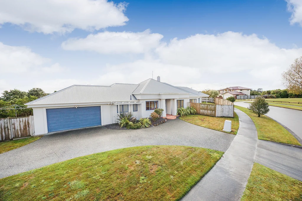 Fitzherbert 5房  Family Living With Space & Park-Side Lifestyle
