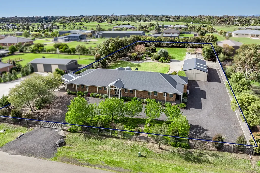 Bannockburn 4Kwarto Well-located ranch-style home with endless features