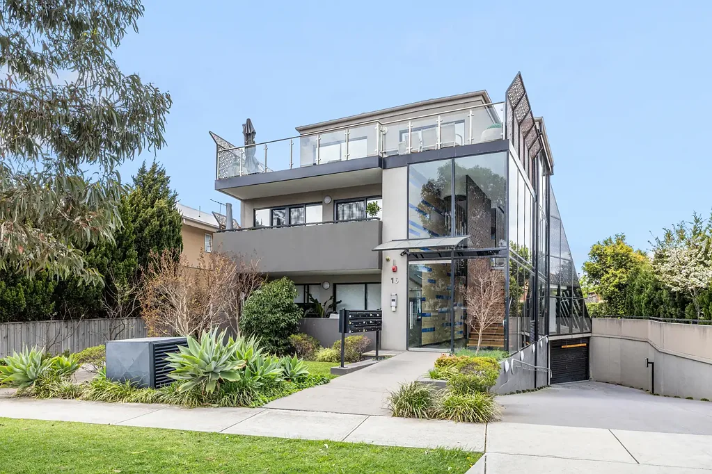 Essendon 2침실 Modern Comfort Meets Lifestyle Convenience