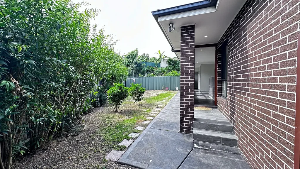 Beautiful granny flat with extra living space!