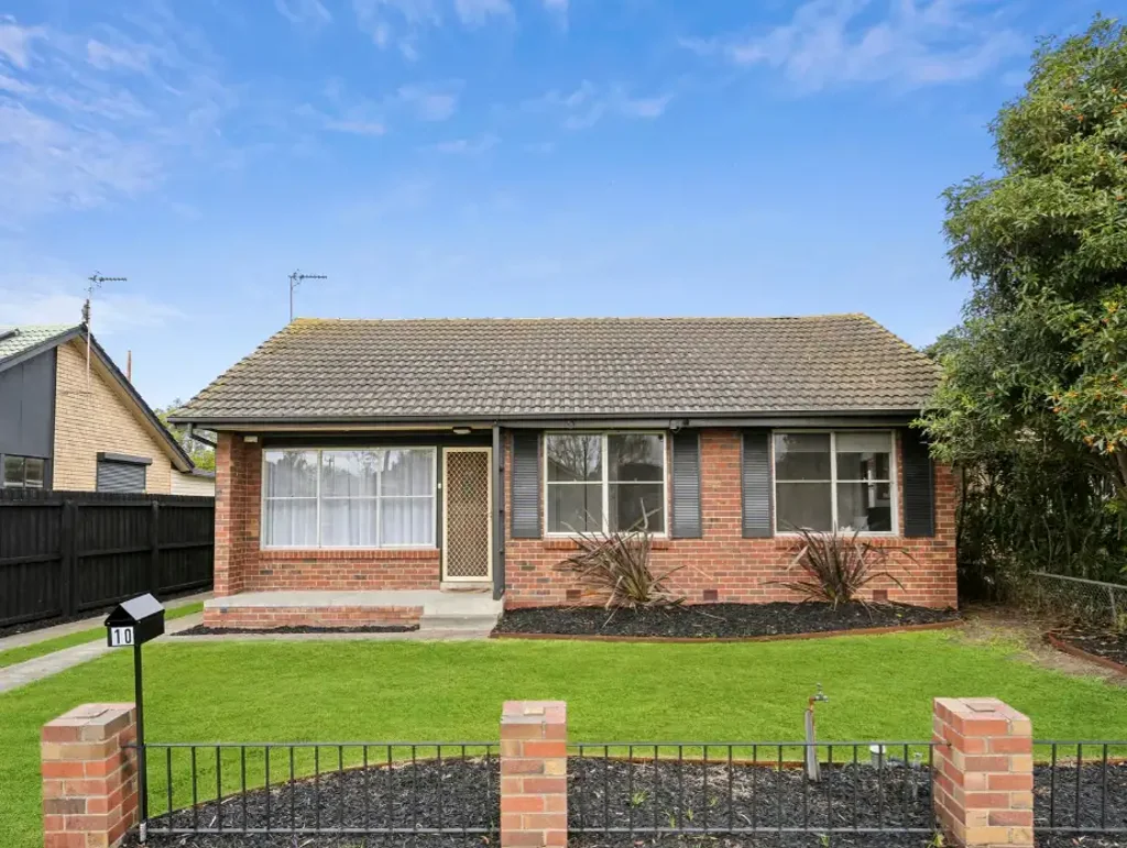 THREE BEDROOM HOME WITH SPACIOUS YARD (Check out our 3D Tour online)
