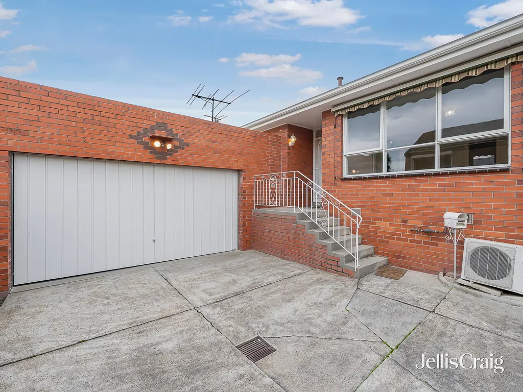 Two-Bedroom Unit with Double Garage in Prime Heidelberg Pocket