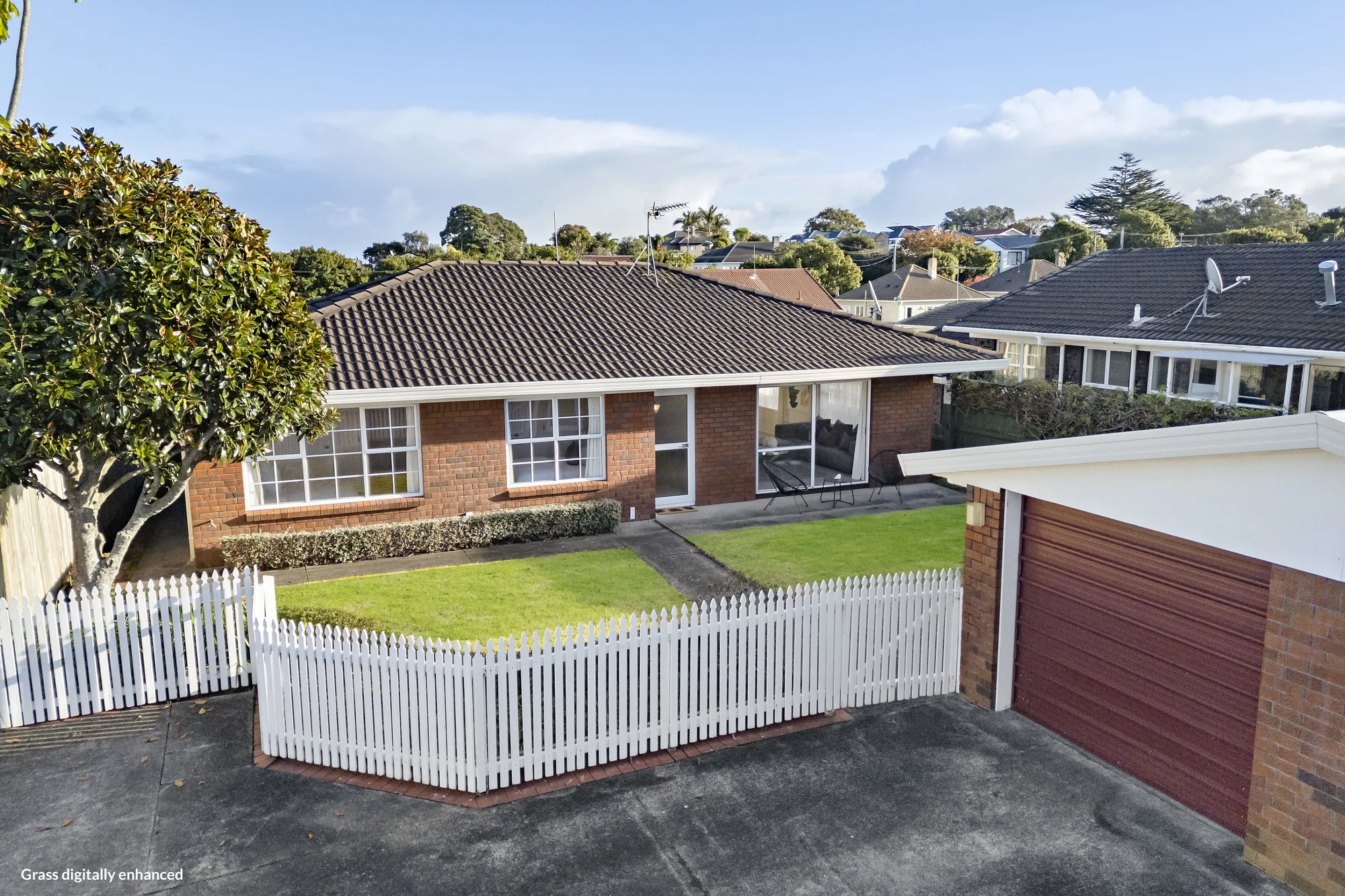 One Tree Hill 3غرفة نوم SINGLE-LEVEL LIVING, WALK TO CORNWALL PARK!