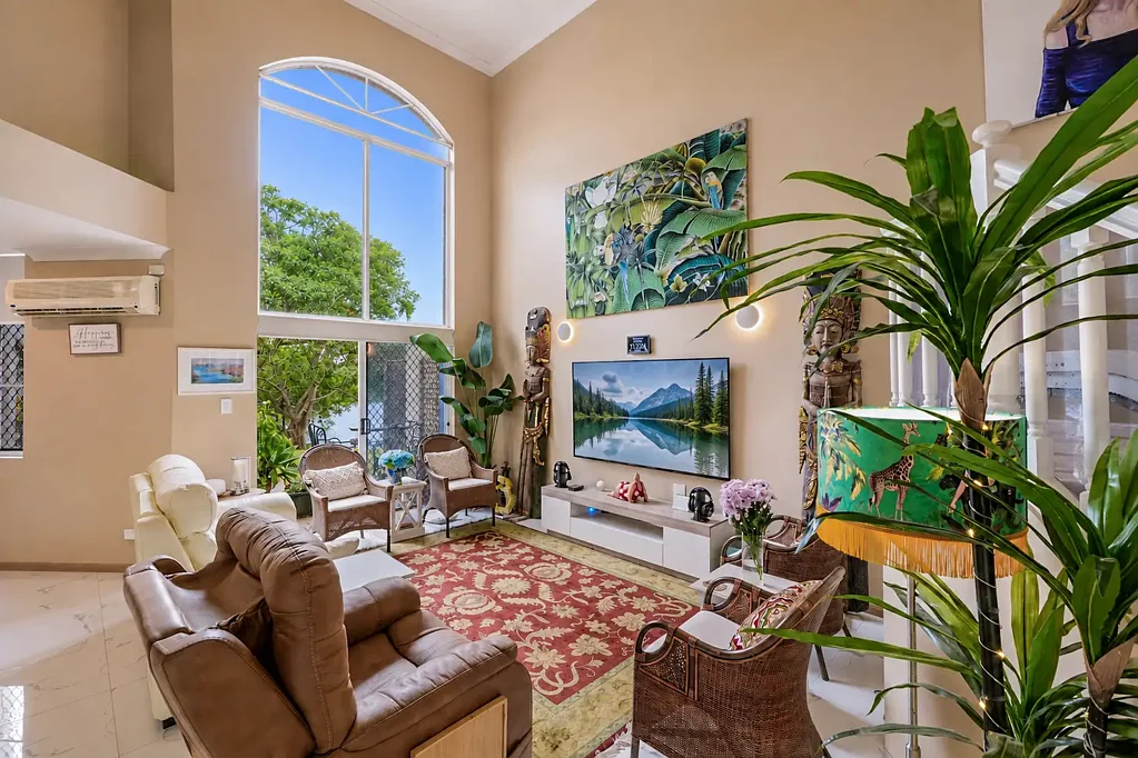Robina 3房  Peaceful North East Waterfront Living