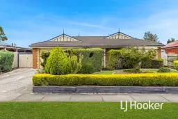 16 Sir Thomas Drive, Pakenham