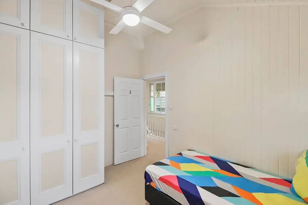 Furnished Room in Highgate Hill – Apply to Arrange Inspection