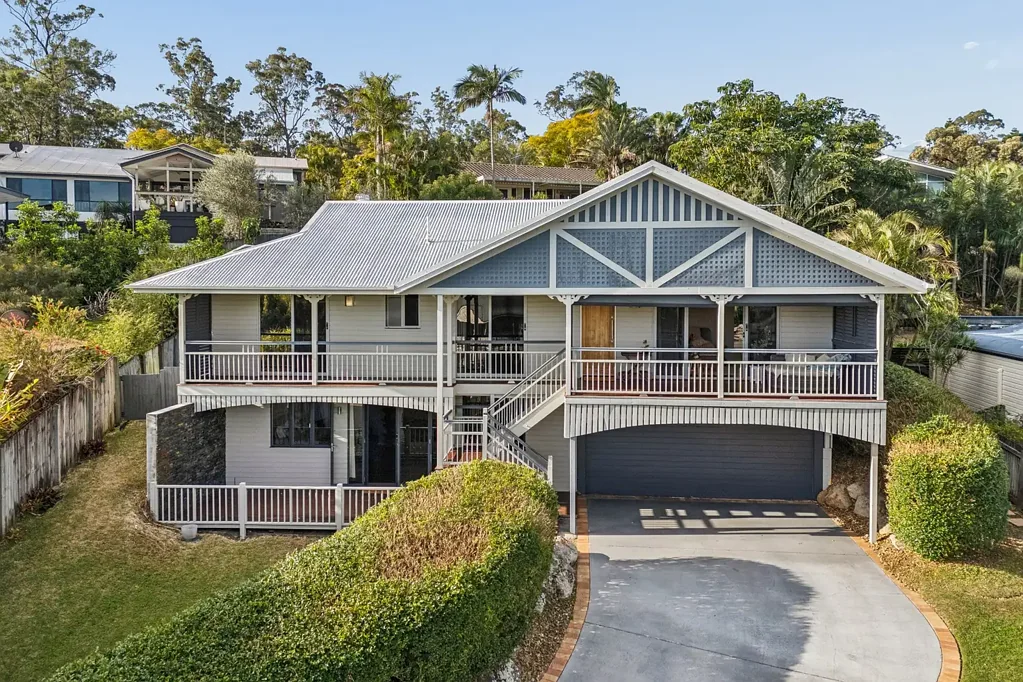 Arana Hills 4房 灵活的家庭生活，带独立工作室，占地800平方米 Flexible Family Living with a Self-Contained Studio on 800m