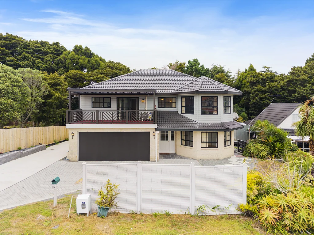 39 Kuripaka Crescent, The Gardens, Manukau City, Auckland