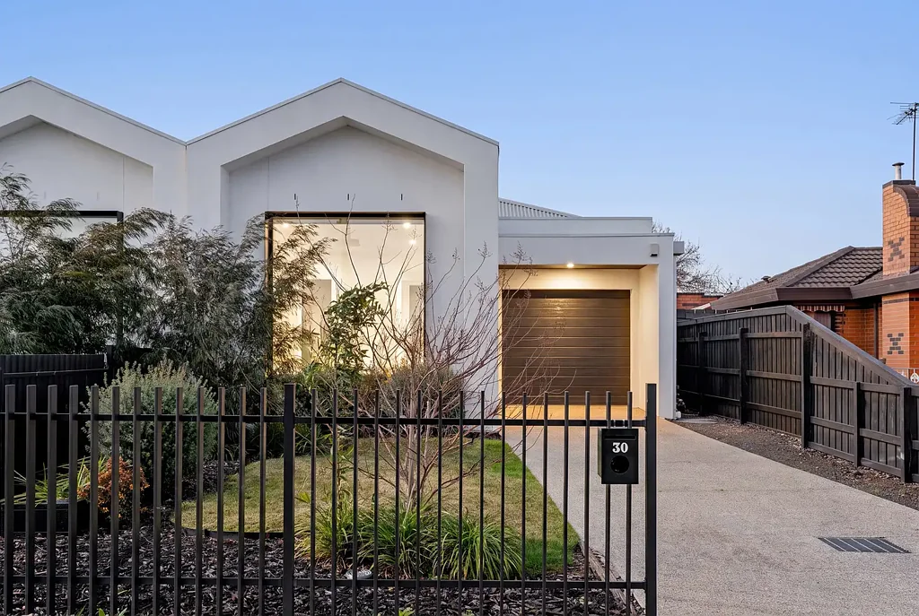 Altona North 3房 Altona North 黄金地段的现代舒适住宅 Modern Comfort in a Prime Altona North Location