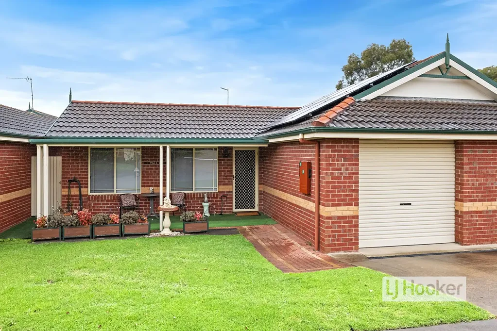 Paynesville 3房  EASY CARE LIVING WITH SUNNY NORTH FACING COURTYARD IN PARKRIDGE VILLAGE