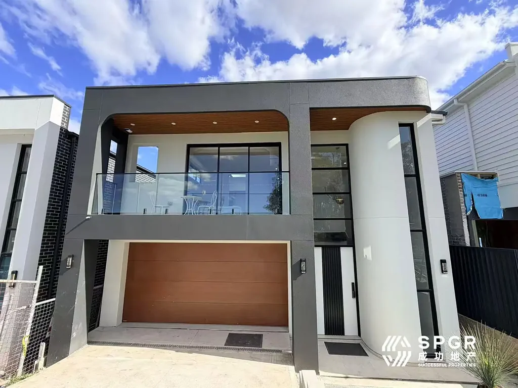 Rouse Hill 5房 Rouse Hill最受欢迎地段之一的优质全新住宅 Premium Brand-New Home in One of Rouse Hill's Most Sought-After Locations