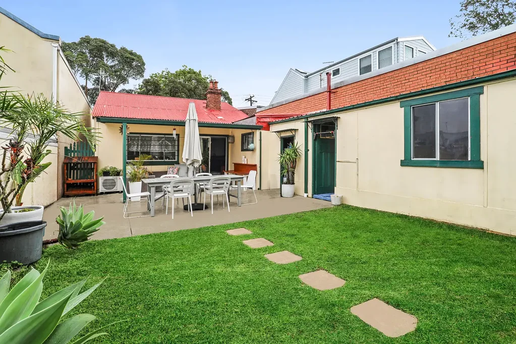 Rozelle 3 Slaapkamer Huge block - charming double fronted home with incredible potential