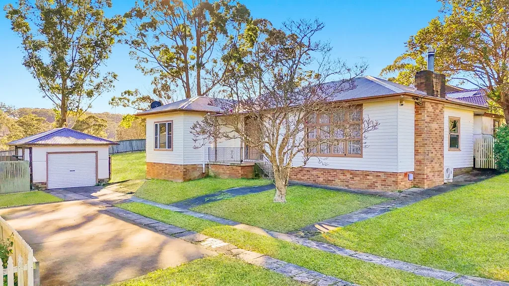 6 Carlson Avenue, Wyoming, NSW 2250