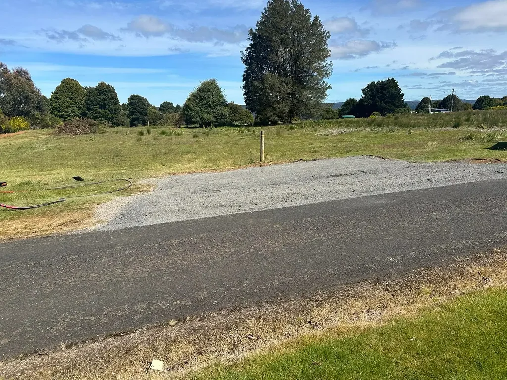 Waratah Build your Dreams!