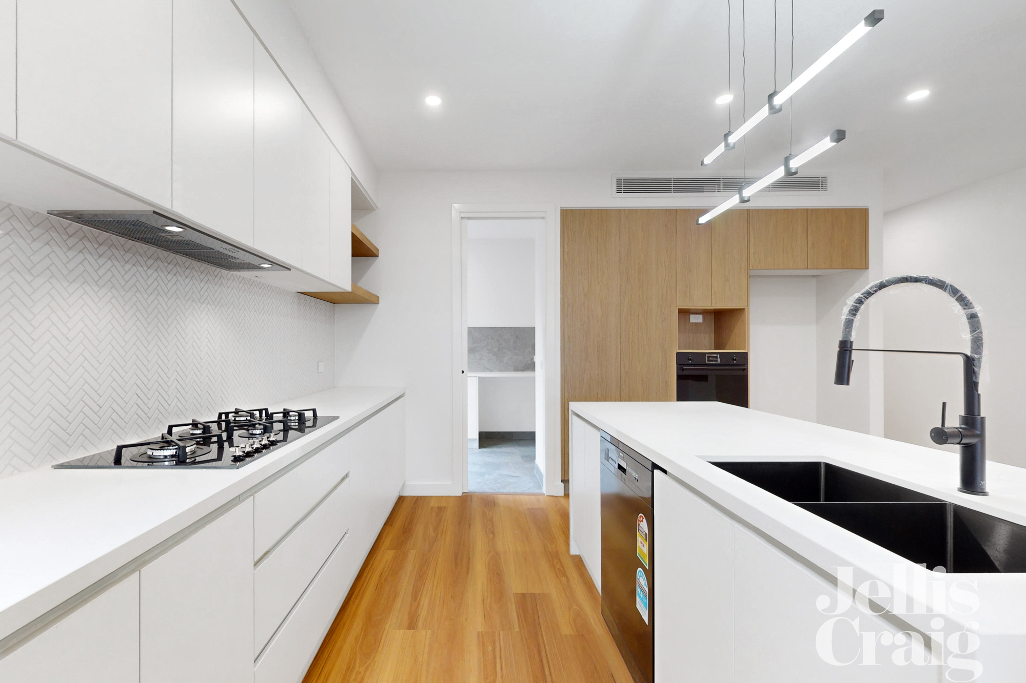 10A NEVILLE ST, BENTLEIGH EAST VIC 3165, 0 ห้องนอน, 0 ห้องน้ำ, Townhouse