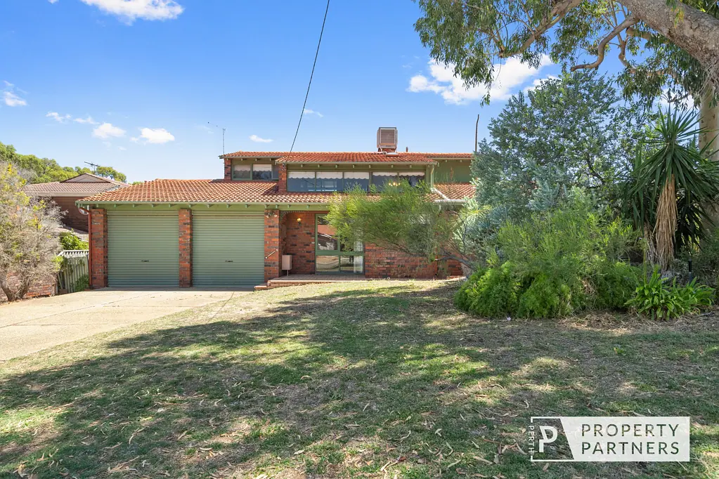 16 Kestrel Street, Karrinyup, WA 6018