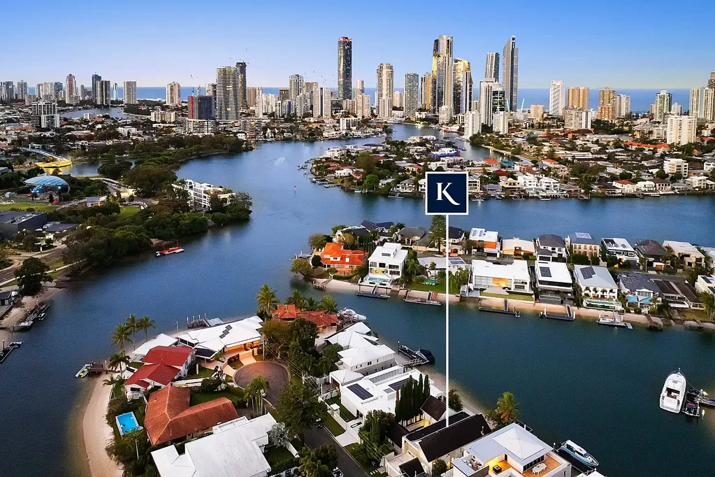 Surfers Paradise 4 Slaapkamer Auction On Site, Friday 21 August at 10:00am