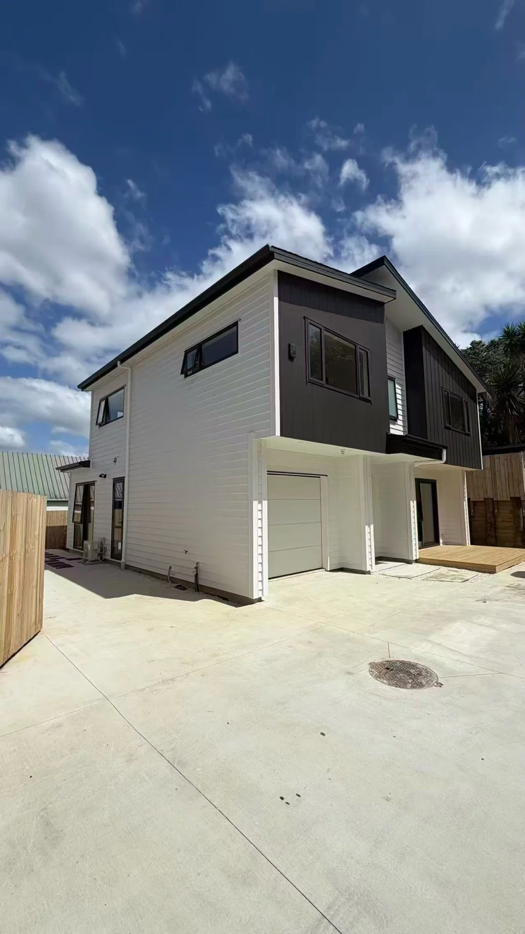 全包！北岸近Albany！园内停车！全新高端House，一房一卫一厨房。拎包入住！宽敞 漂亮 阳光 安静 整洁的独立进出+独立卫浴+独立简单厨房+1个园内停车位！包家具（双人床，床头柜，写字桌，椅子，小冰箱，微波炉，电磁炉），包水电网