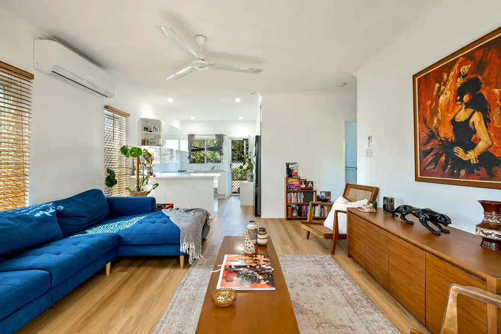 Mooroobool 1Zimmer Fully Renovated | Easy Access One Bedroom Apartment with Courtyard