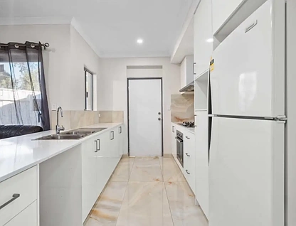 63 Riverside Lane, Seville Grove, South East Perth, 3 chambres, 2 salles de bain, House