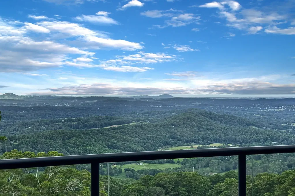 Montville 3chambre Hinterland Retreat with Panoramic Coastal Views, Study & Dual-Living Potential