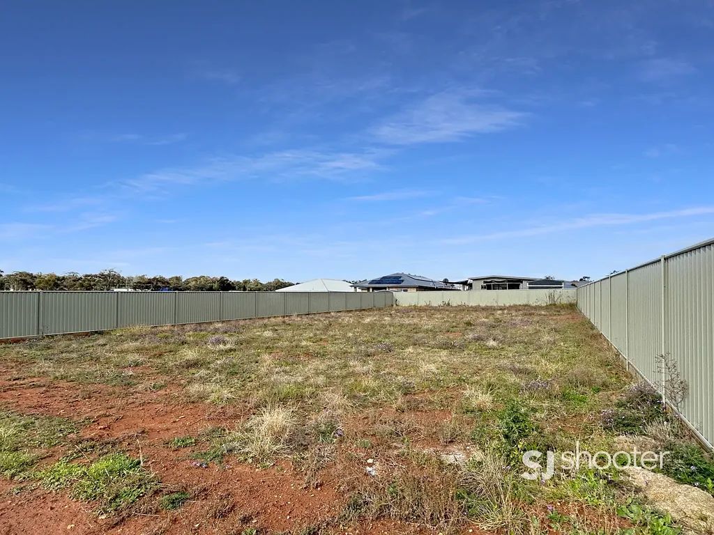 Dubbo Golf, Giraffes & Great Potential! Registered and ready to be built on